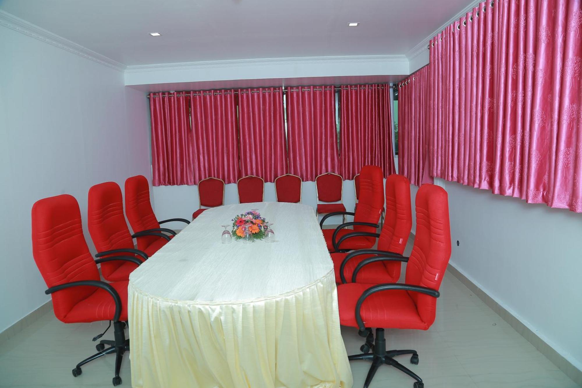 Hotel Savera Park Thrissur 외부 사진