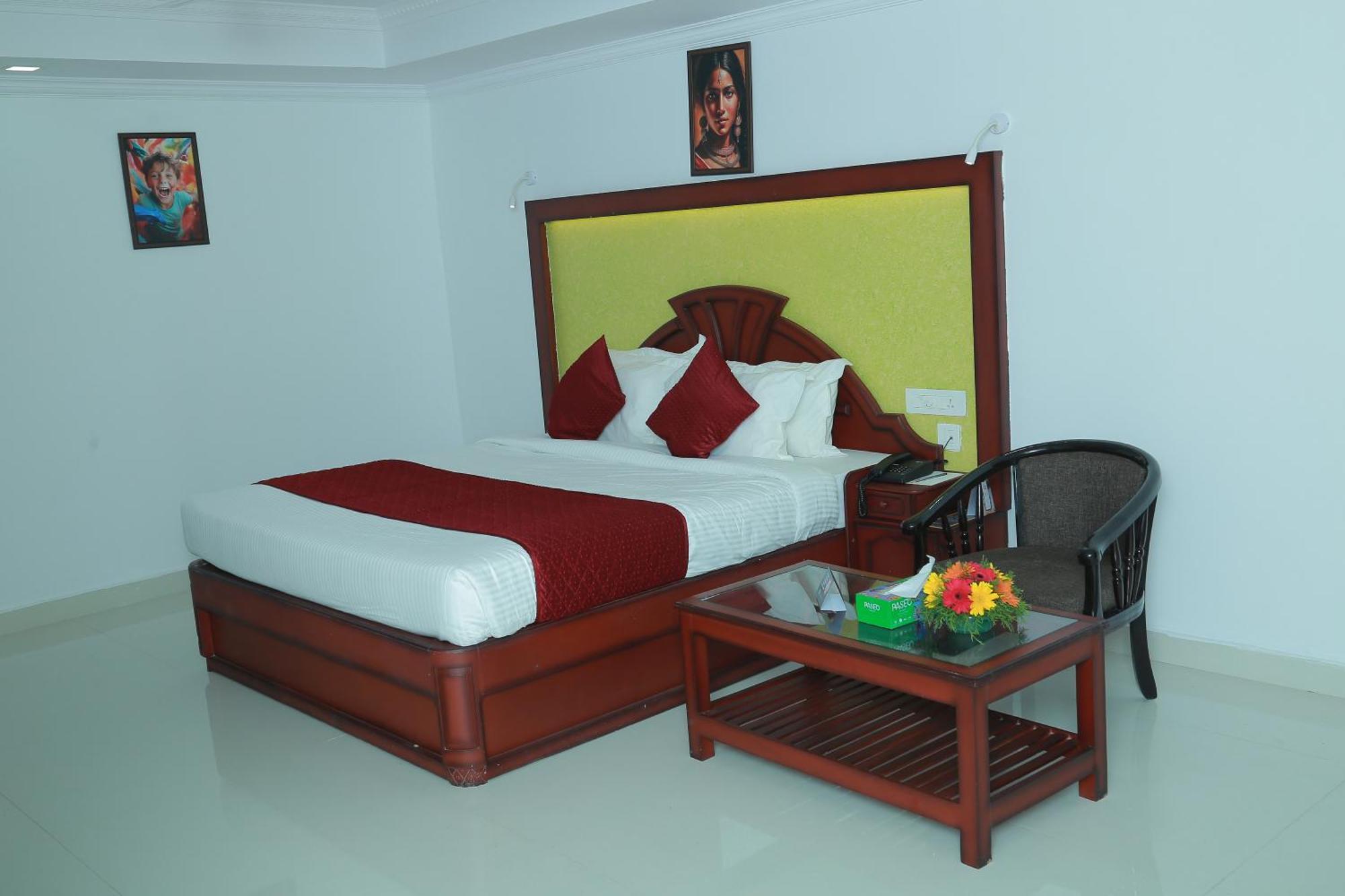 Hotel Savera Park Thrissur 외부 사진